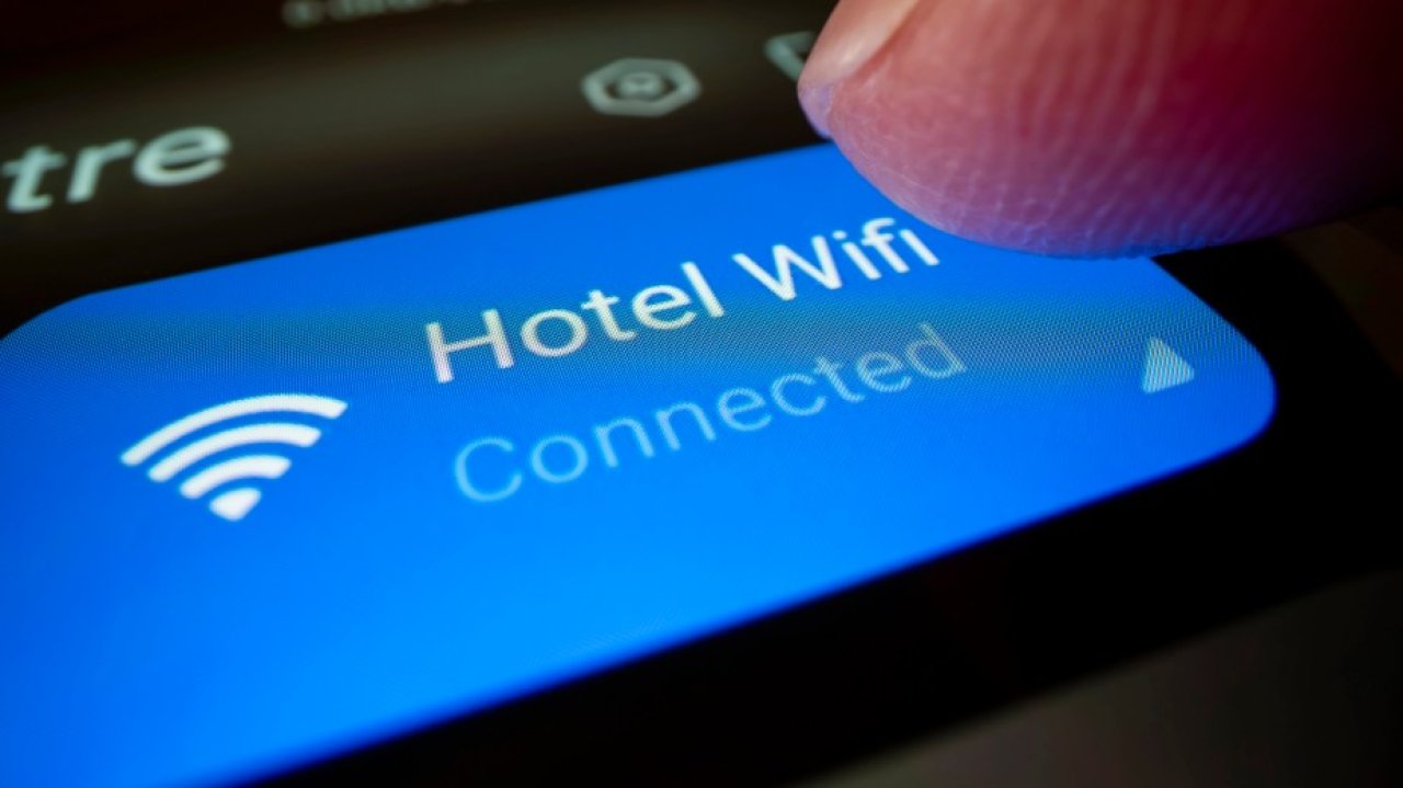 Microsoft ostrzega podróżnych. Hotelowe Wi-Fi może prowadzić prosto w ręce hakerów