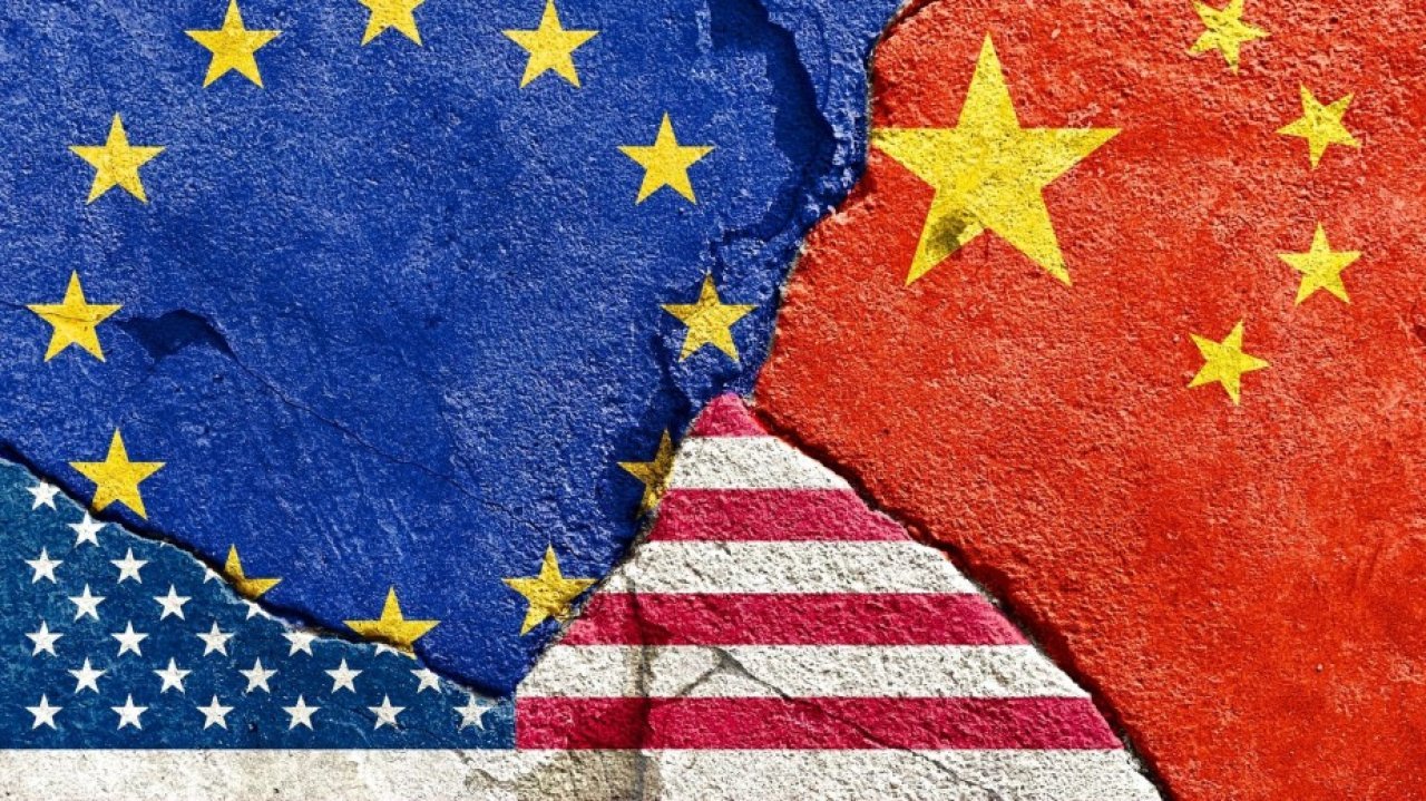 Europa znalazła się między USA a Chinami. Szef Siemensa ostrzega przed nową żelazną kurtyną