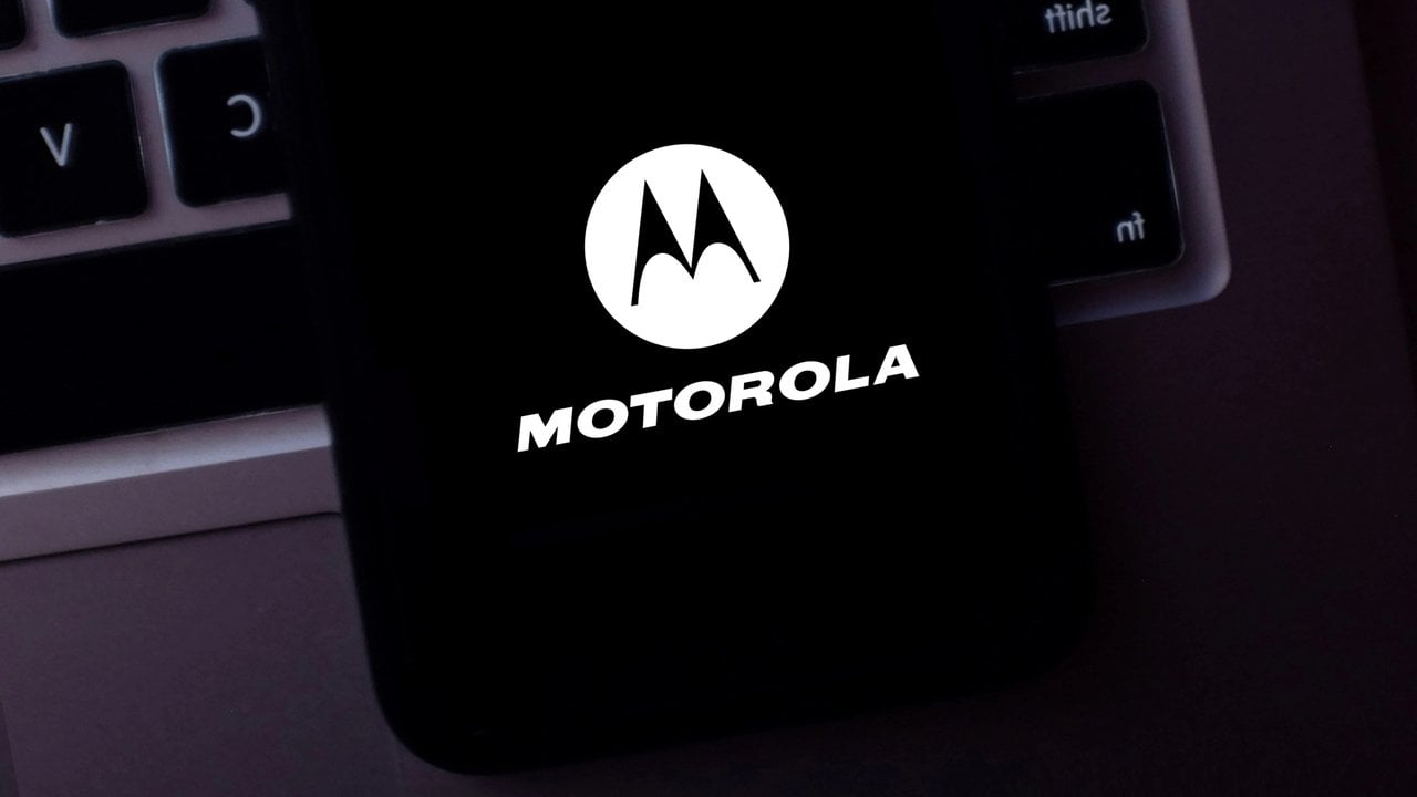 Motorola Edge 70 Neo pokazana na renderach. Kompaktowy telefon z aparatem 200 Mpix