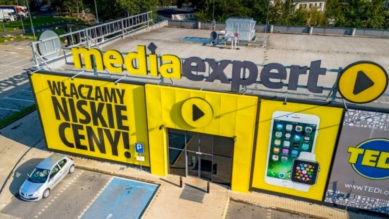 Monitor QD-OLED grubo poniżej 2k zł w Media Expert! A to nie wszystko