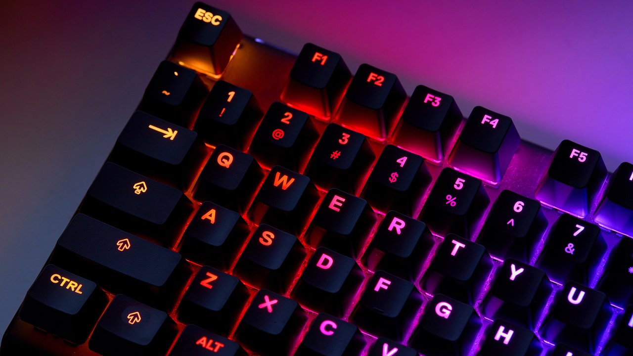 Droga klawiatura SteelSeries przestała działać przez spuchniętą baterię
