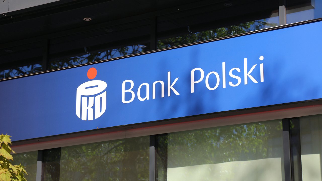 PKO BP wydał pilny komunikat do klientów. Ostrzeżenie wysokiego stopnia