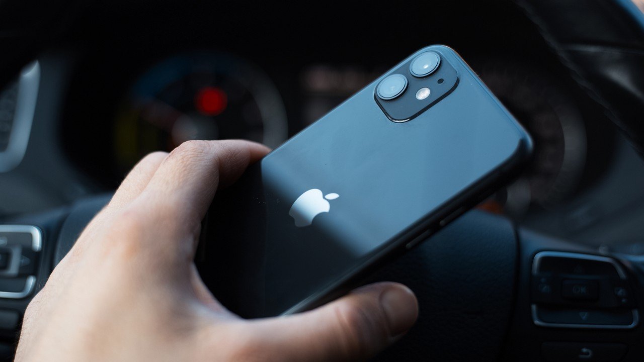 IPhone w cieniu afery z wibracjami. Apple dostało rachunek na 5,7 mld dolarów