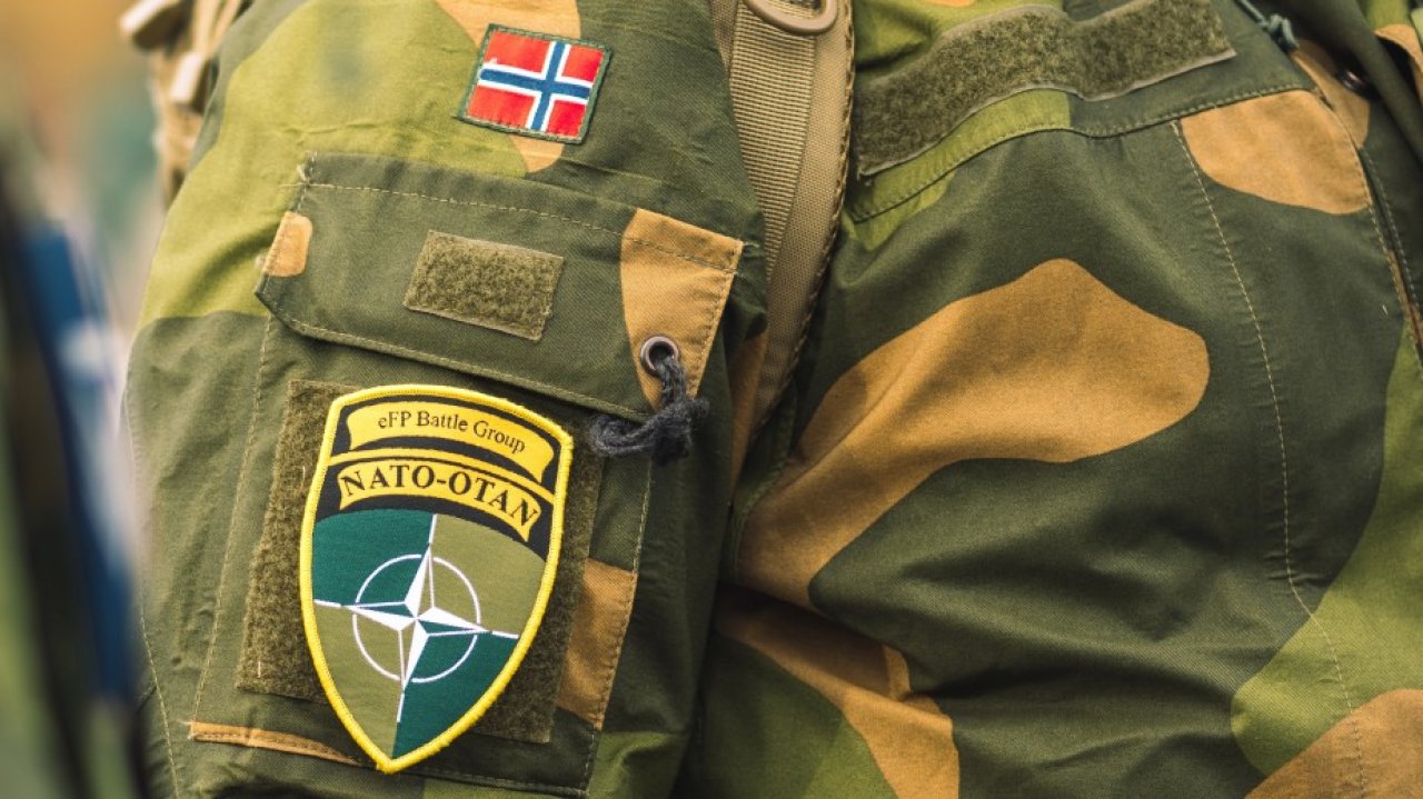 Chińskie samochody nagrywały żołnierzy NATO. Zarejestrowały choćby tajne kody