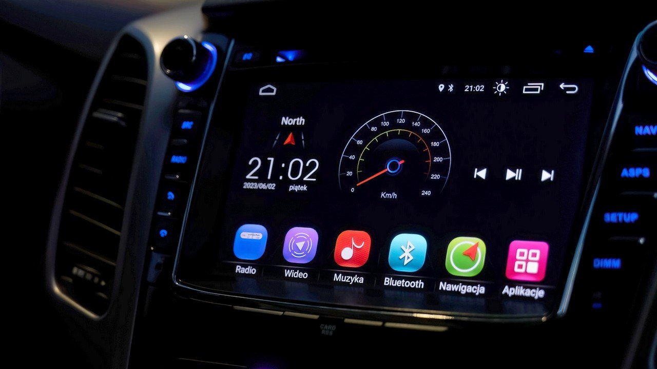 Android Auto podnosi wymagania. Miliony telefonów zagrożone utratą funkcji
