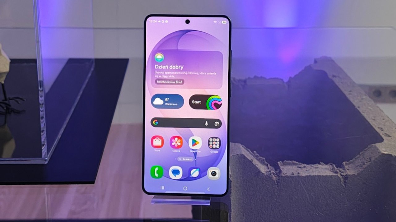 Samsung utknął w 2020 roku. Galaxy S27 będzie miał ładowanie jak S20