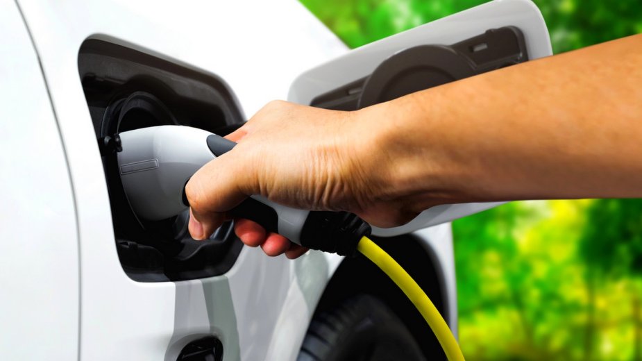 10 minut ładowania i 478 km jazdy. Te baterie zmienią samochody elektryczne