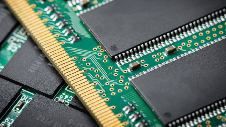 Niedobory pamięci DRAM uderzają w rynek PC. Najwięksi producenci mają pierwszeństwo