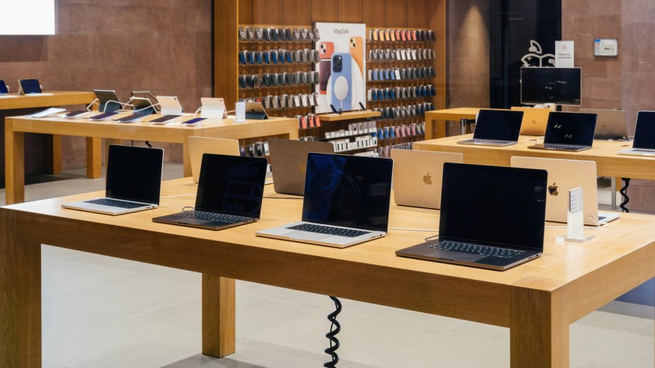 Rynek PC urósł w 2025 roku. Sprzedaż wyraźnie w górę, liderzy bez zmian