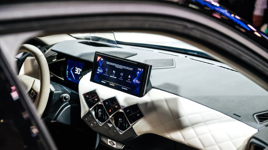 Google naprawił Android Auto i natychmiast coś zepsuł. Użytkownicy zgłaszają nowe błędy