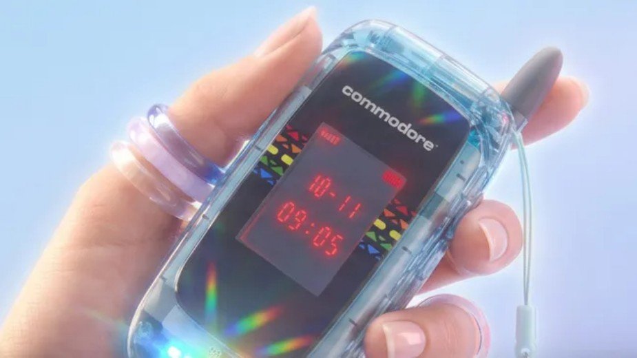 Commodore tnie cenę telefonu Callback 8020. W środku znajdzie się używana pamięć