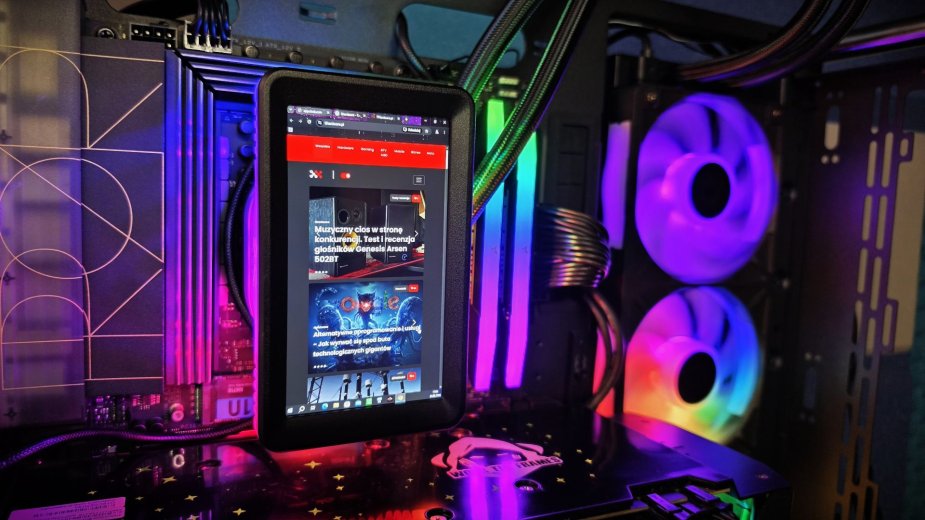 Test Corsair iCUE LINK TITAN II 360 LCD. To już nie ekran, a drugi monitor