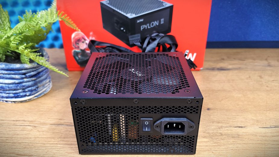 Na zasilaczu się nie oszczędza, ale markowy XPG PYLON II 750 W kupisz za 250 zł bez promocji