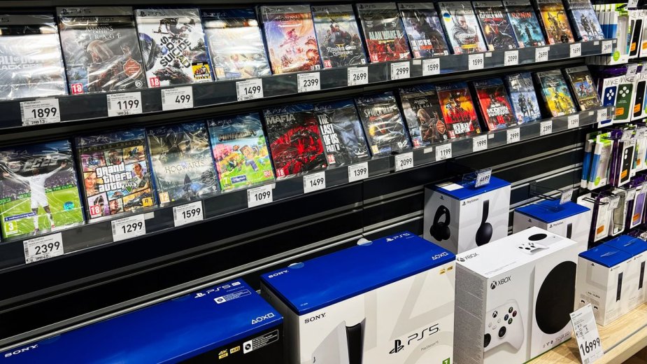 PS5 i Xbox drożeją, gracze nie kupują. Producenci prawdopodobnie w szoku