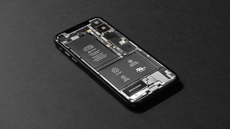 Apple podobno rozwija własną technologię baterii. Rozwiązanie ma zawitać do iPhonów