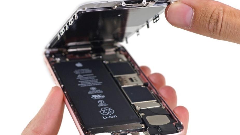 Apple pozwoli nam wyłączyć funkcję obniżającą wydajność iPhone'ów