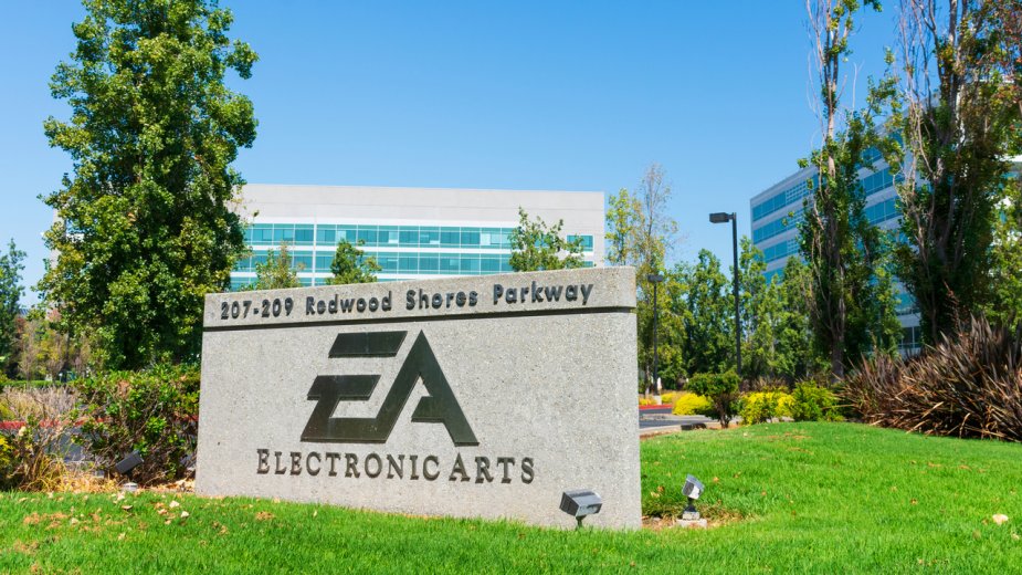 Electronic Arts zwalnia pracowników a jego CEO zarobił krocie