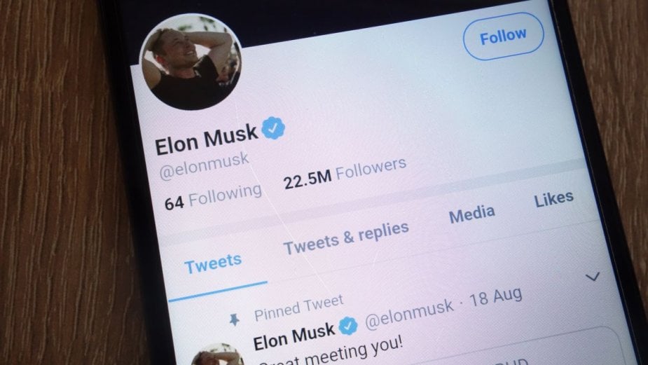 Elon Musk rozważa obniżenie oferty za Twittera i odpowiada CEO firmy... kupą