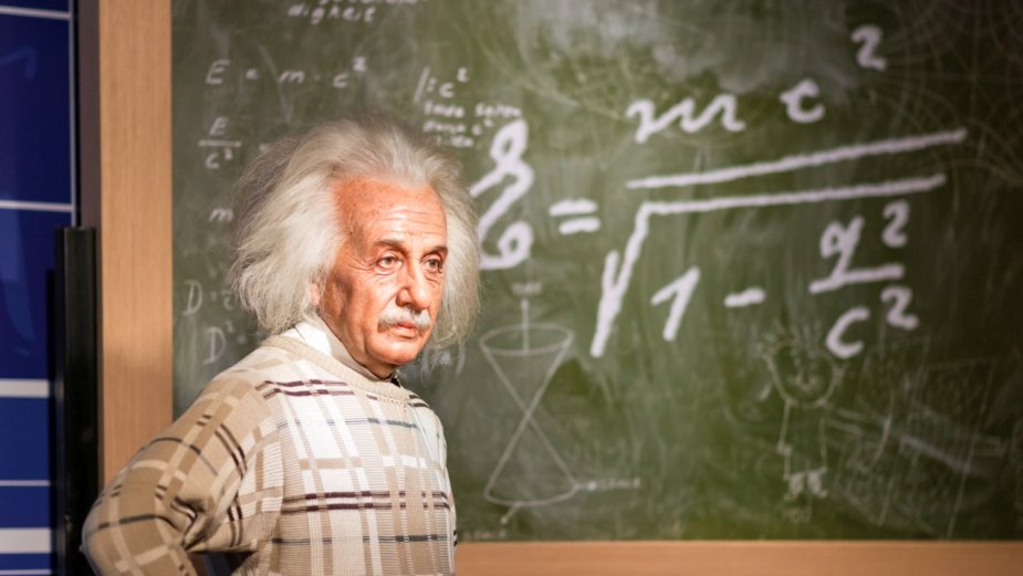 „Fizyka AI”: niemieccy naukowcy szkolą sztuczną inteligencję, aby myślała jak Einstein