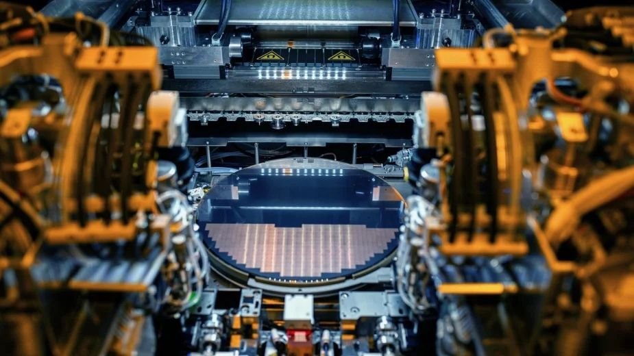 Technologia 14A to desperacka próba dogonienia TSMC. Intel ryzykuje fortunę