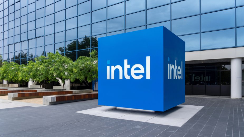 Nowe procesory Intel Arrow Lake spowalniają SSD. Problemy z wydajnością na płytach Z890