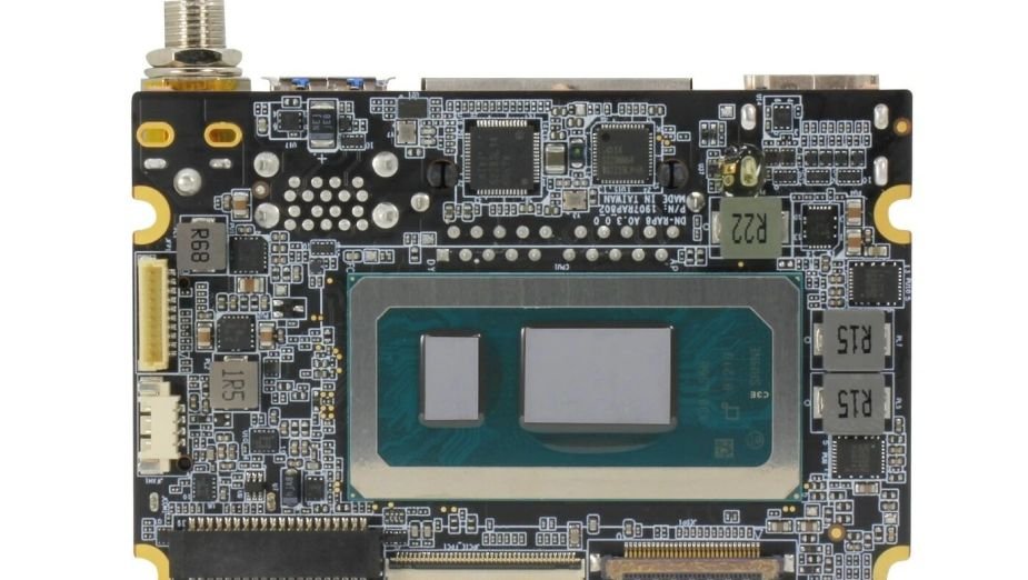 Cud technologiczny. Intel Core i7, 16 GB RAM i Windows 11 na płytce wielkości karty kredytowej