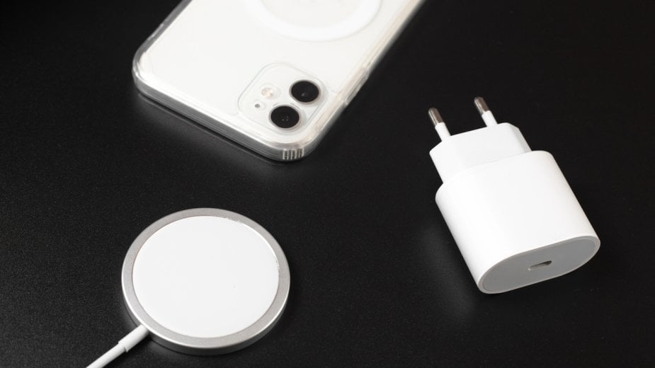  iPhone 16 bez ograniczeń ładowania. Apple w końcu słucha użytkowników