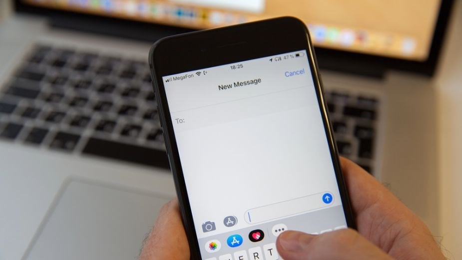 Znaleźli sposób na zabezpieczenia iPhone'a. Uwaga na takie SMSy!