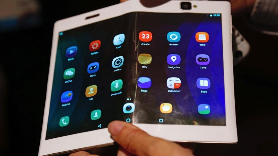 Lenovo pokazuje tablet ze składanym ekranem