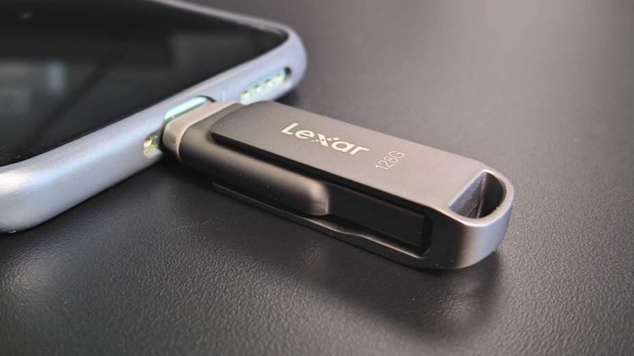 Jaki pendrive w 2024? Na przykład ten. Lexar JumpDrive D400 128GB – test