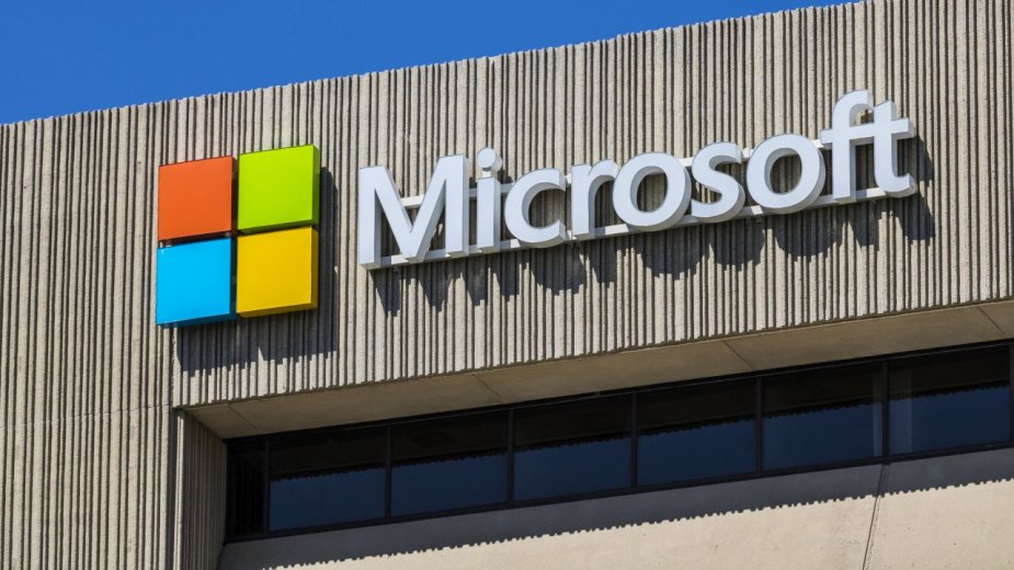 Microsoft dyskryminuje białych. Płaci im mniej niż przedstawicielom mniejszości