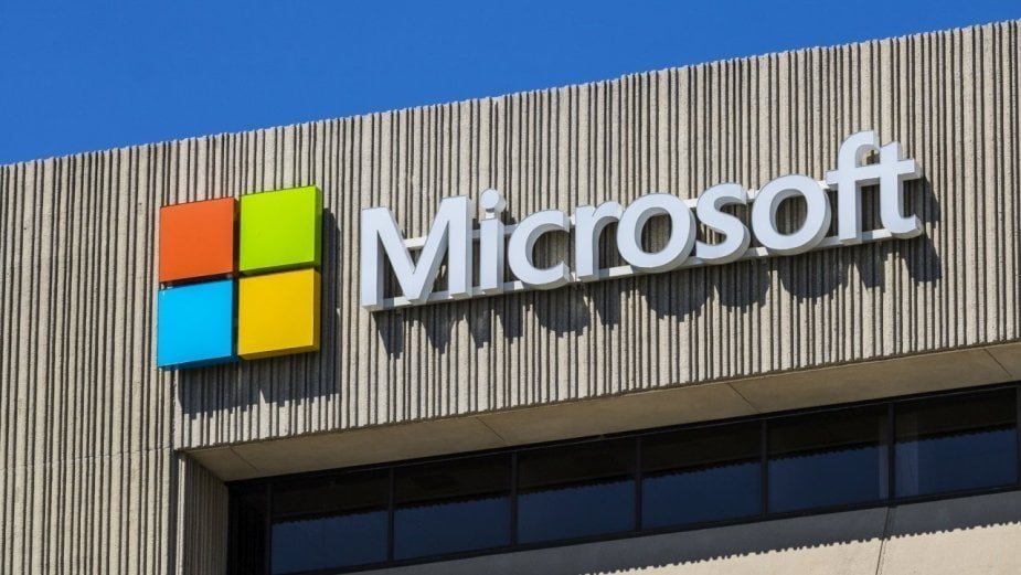 Microsoft ostrzega Trumpa: Jeśli nie będziemy sprzedawać AI, zrobią to Chiny