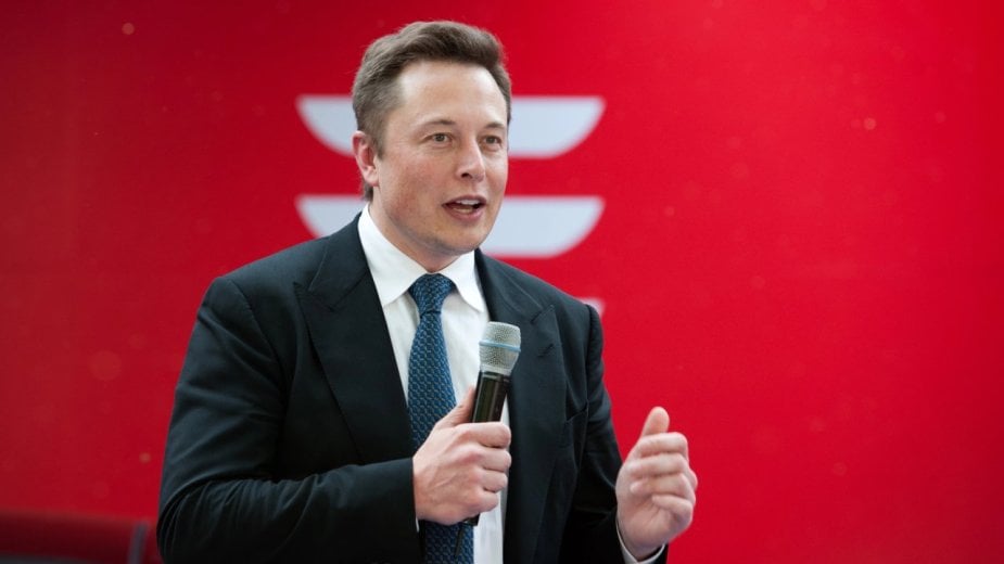 Musk chce, żeby Tesla przekazała 5 mld dolarów na jego prywatną firmę AI