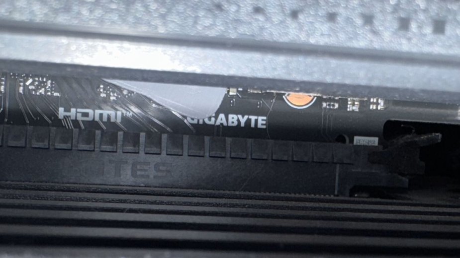 Powraca problem z wyciekiem żelu w kartach graficznych Gigabyte klasy "premium"