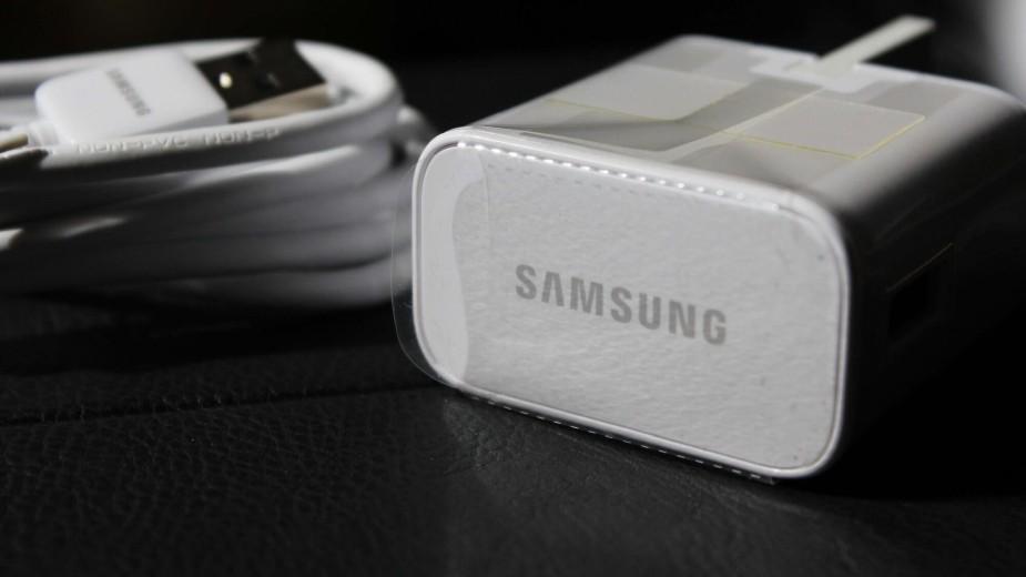 Samsung może iść w ślady Apple i przestać dołączać ładowarki do smartfonów