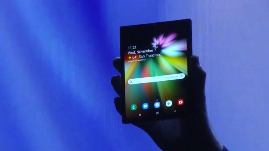 Samsung zaprezentował prototyp składanego smartfona z Infinity Flex Display