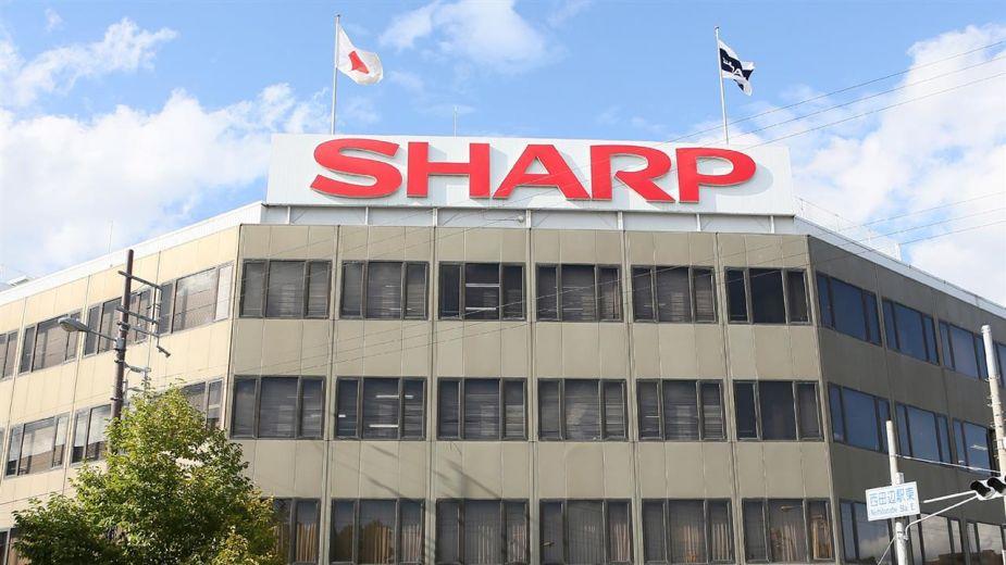 Sharp zamierza wykupić dział PC od Toshiby