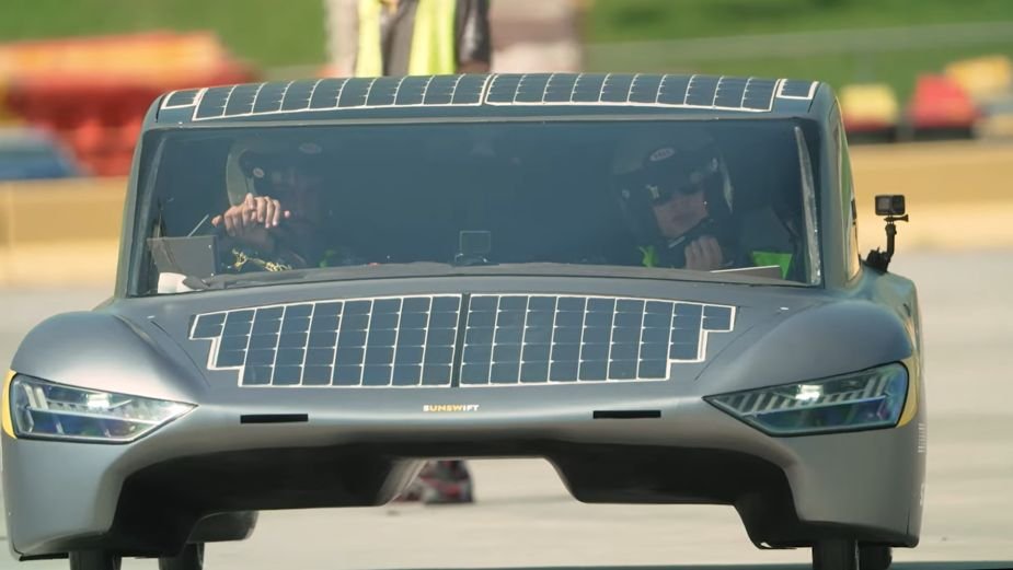 Sunswift 7: Samochód zasilany energią słoneczną przejechał 1000 km w mniej niż 12 godzin