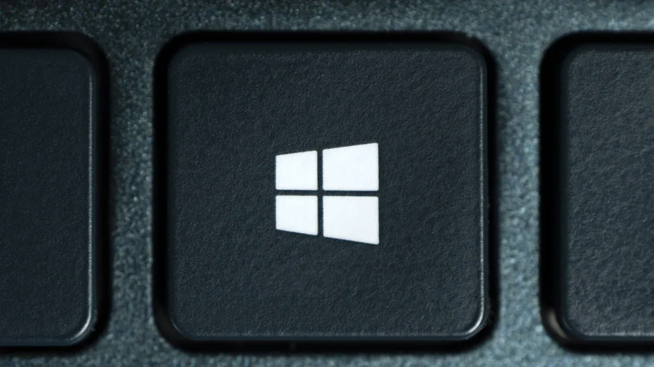 Windows 10 wraca na tron. Gracze porzucają Windows 11