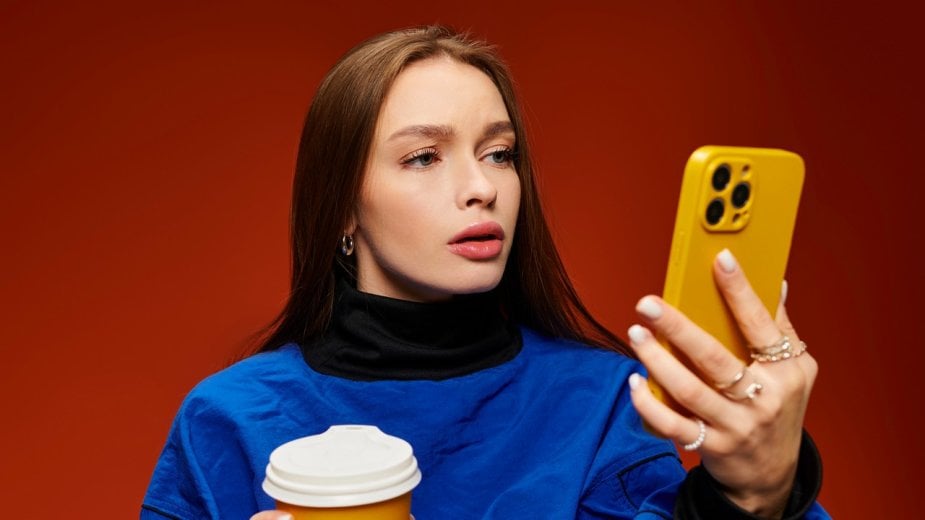 Zapomnij o powerbanku. Realme szykuje smartfon z baterią powyżej 10 000 mAh. 