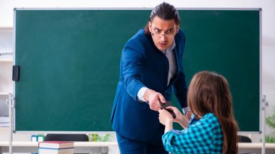 35 stanów USA zakazuje telefonów w szkołach. Koniec z TikTokiem na lekcjach