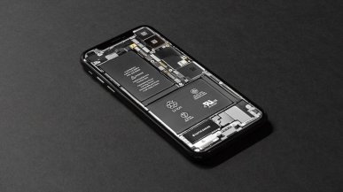 Apple podobno stosuje w iPhone 15 tańsze baterie, które mają gorszą żywotność