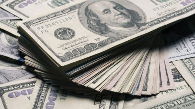 Kupił za 54 tysiące, sprzedał za 9,6 miliarda dolarów. Wieloryby znów w ruchu