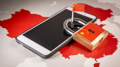 Chiny: Masowe kontrole smartfonów. Szukają Koranu - oznaki terrorystów