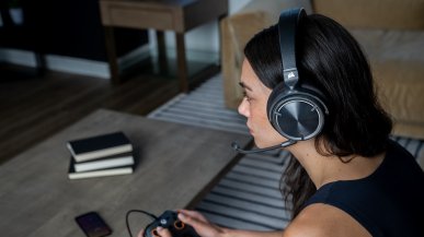 CORSAIR prezentuje słuchawki VIRTUOSO MAX z aktywną redukcją szumów i technologią Dolby Atmos