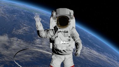 Cyberprzestępca wyłudził oszczędności emerytki podszywając się pod... kosmonautę