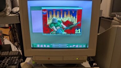 Doom uruchomiony na jednym z najdziwniejszych Apple’ów. Eksperyment zakończony sukcesem