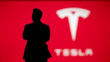 Elon Musk wyrzucony z Tesli? Firma odnosi się do plotek