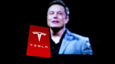 Elon Musk zapowiada projekt TeraFab. Tesla chce produkować setki miliardów chipów rocznie