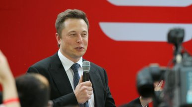 Elon Musk z niechlubnym rekordem. Jest pierwszą osobą, której majątek skurczył się o 200 mld USD